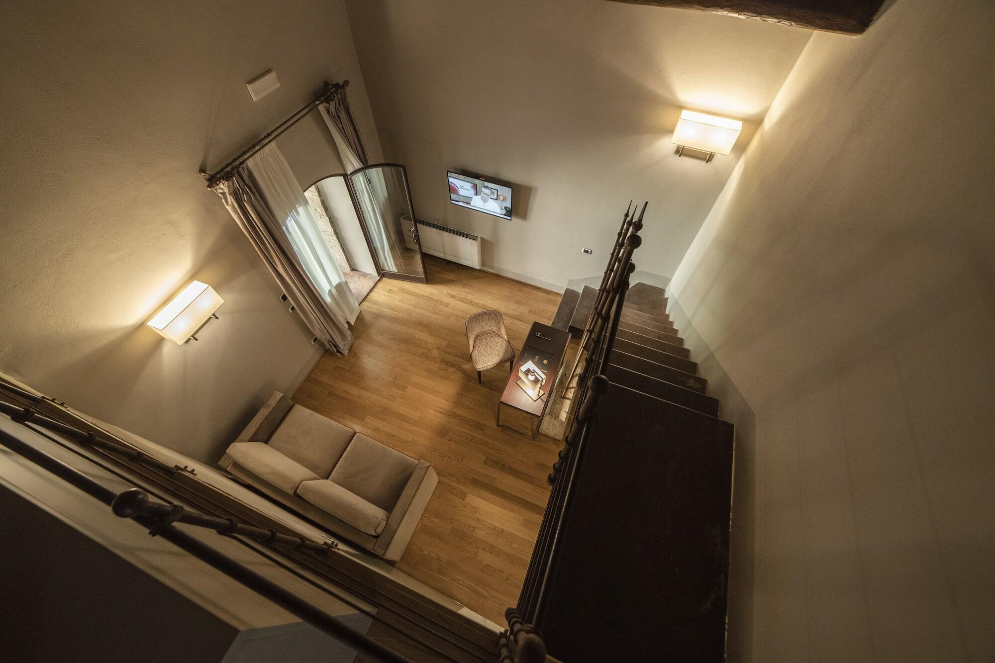 Relais Della Rovere Hotel 4*